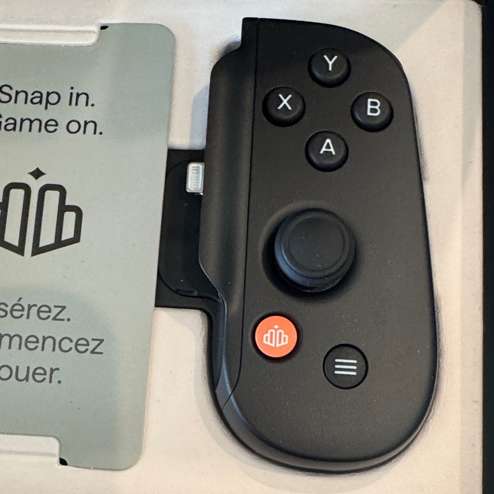 Backbone One Mobile Gaming Controller - Picture 4 of 7